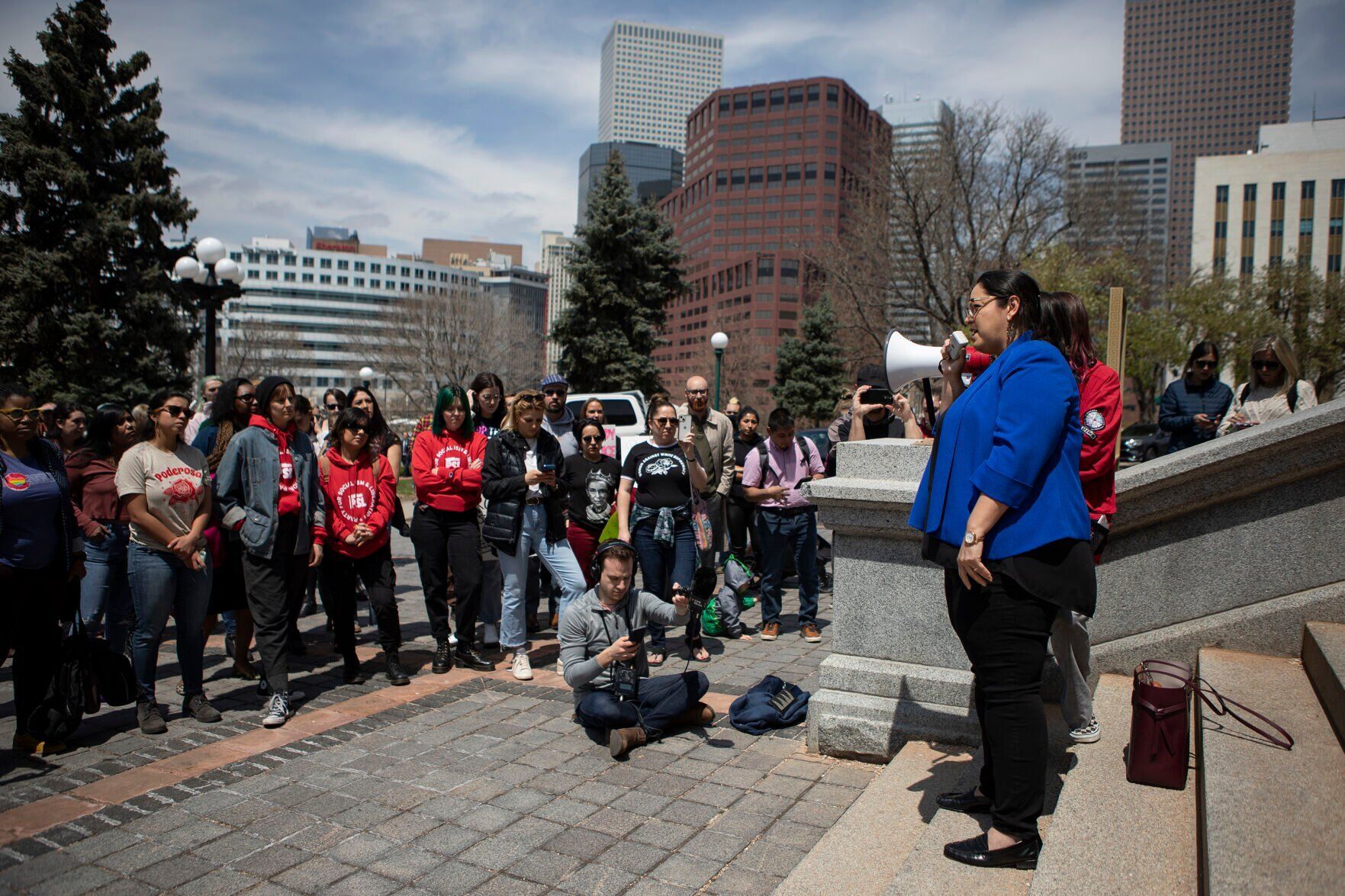 050422-dg-news-AbortionRightsProtest05.JPG
